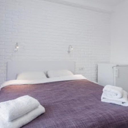 Smart Hotel Rooms Near Metro 24/7 Kiev Dış mekan fotoğraf